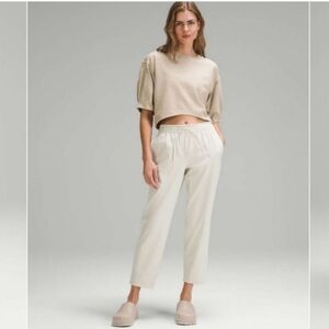 Lululemon Pants Womens‎ Medium Bone Tapered-Leg Mid-Rise 7/8 Luxtreme Drawstring